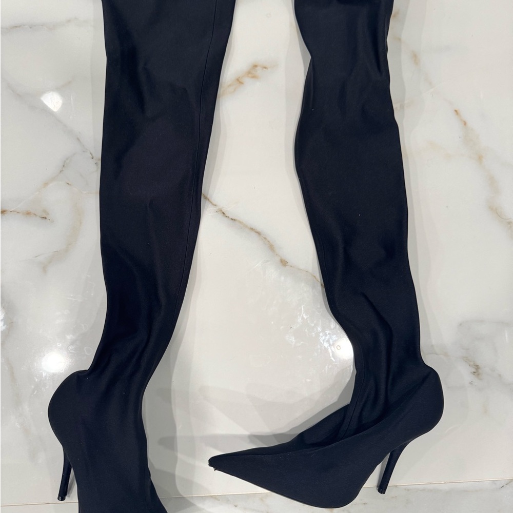 Balenciaga Over-the-Knee Sock Boots – Black | Seen on Kim Kardashian
size 36 - Picture 9 of 11